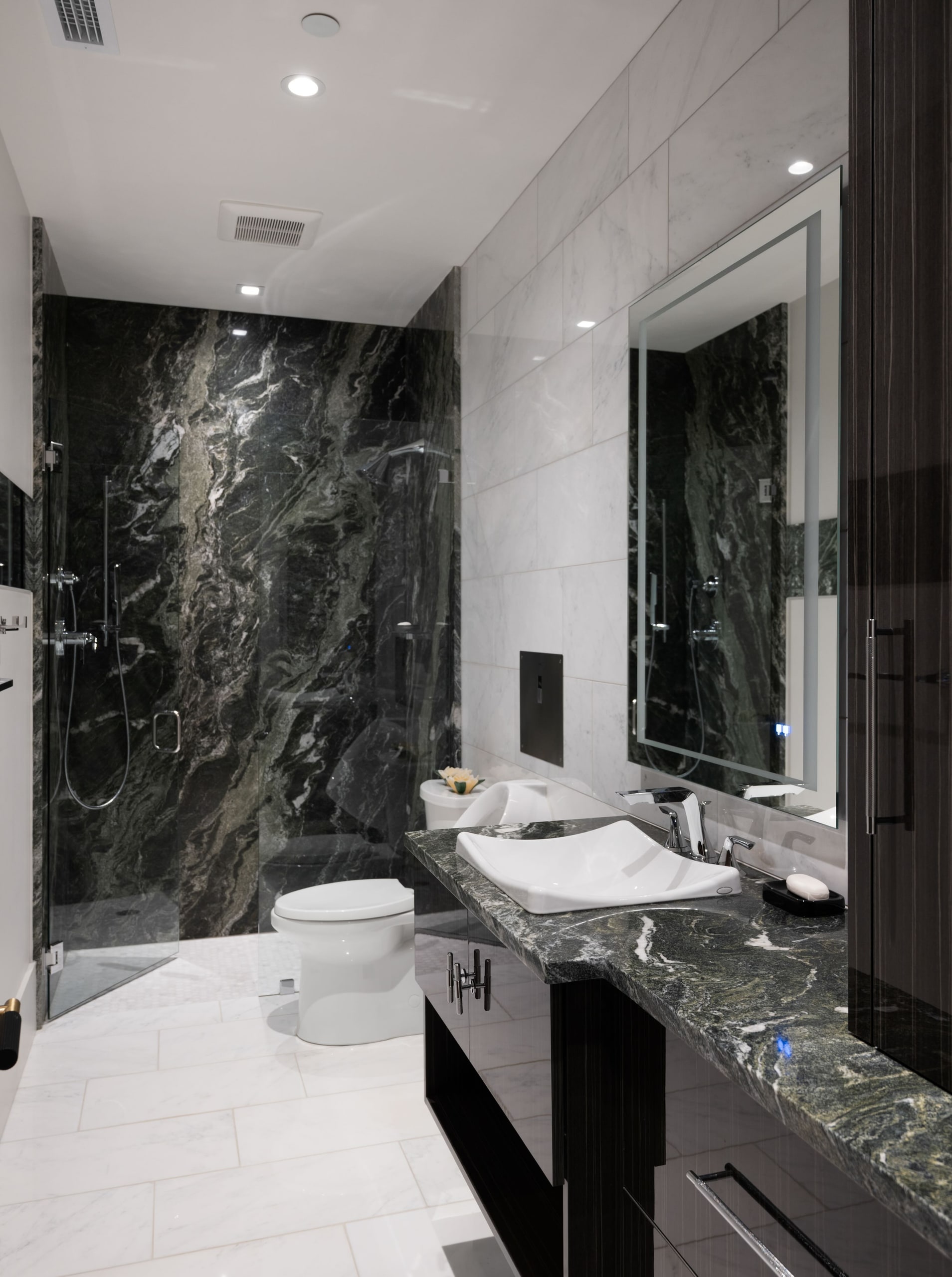 42 Condo — photograph 8 of 29