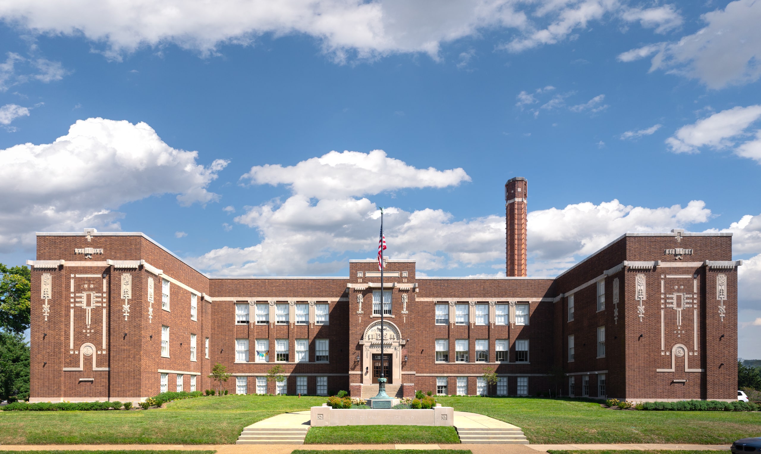 The Belknap — photograph 1 of 33